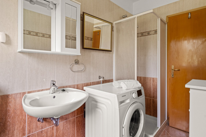 Interior, Greenstone House Presika Labin